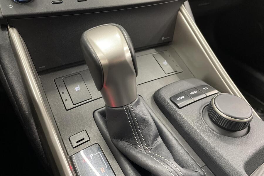 Lexus IS vaihtoauto