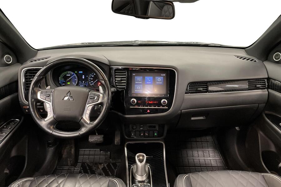 Mitsubishi Outlander PHEV vaihtoauto