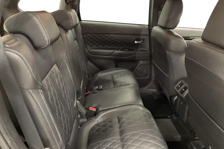 Mitsubishi Outlander PHEV vaihtoauto
