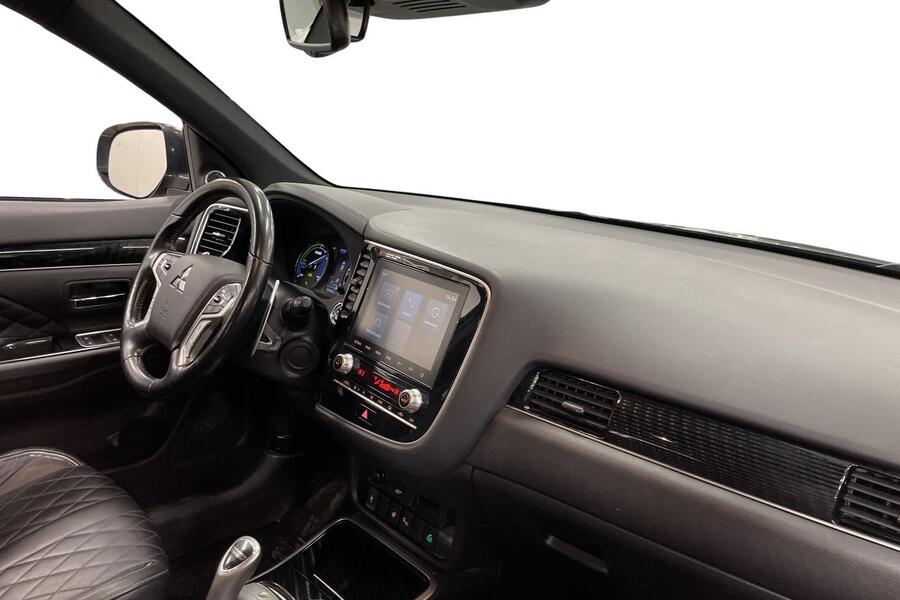 Mitsubishi Outlander PHEV vaihtoauto