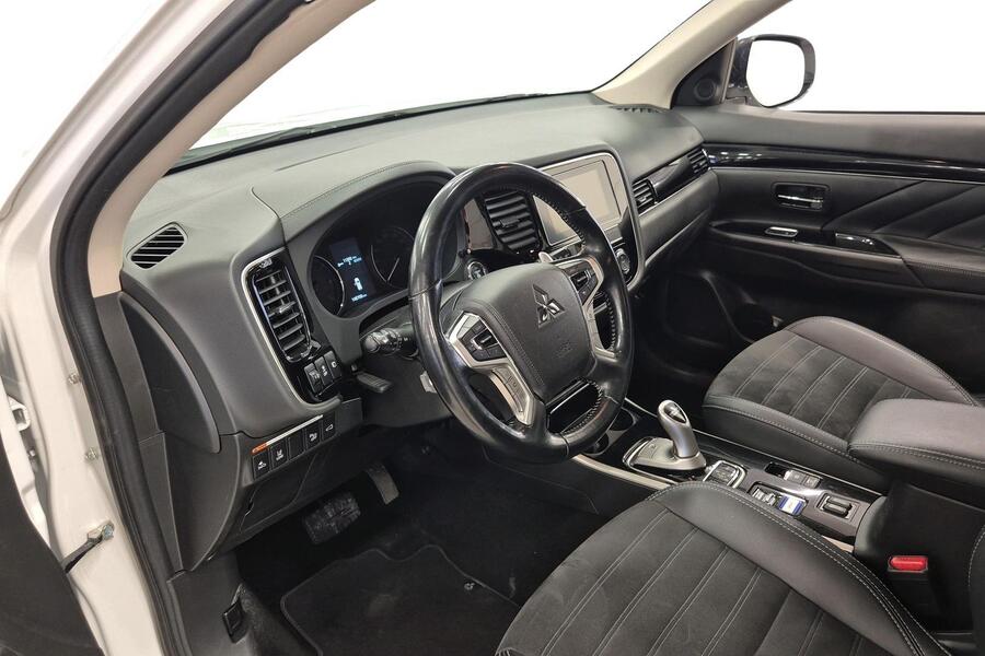 Mitsubishi Outlander PHEV vaihtoauto