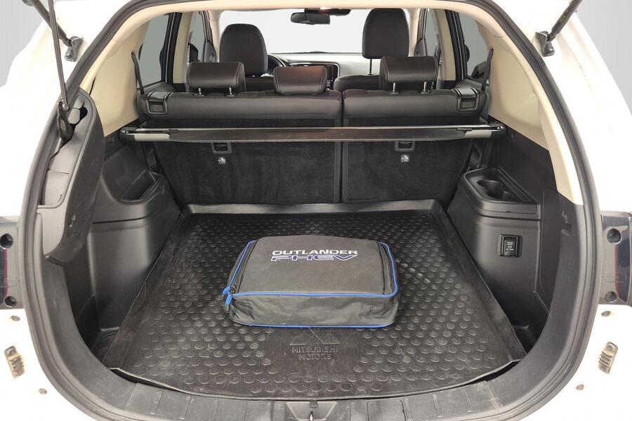 Mitsubishi Outlander PHEV vaihtoauto