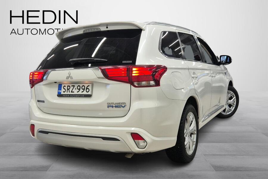 Mitsubishi Outlander PHEV vaihtoauto