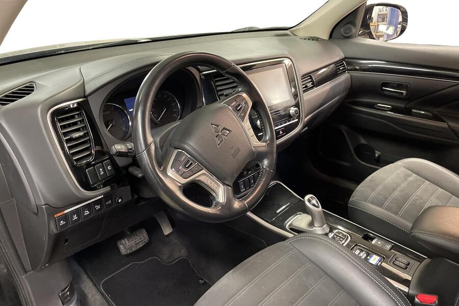 Mitsubishi Outlander PHEV vaihtoauto