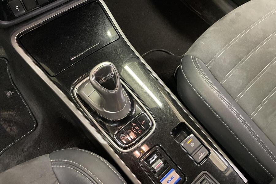 Mitsubishi Outlander PHEV vaihtoauto