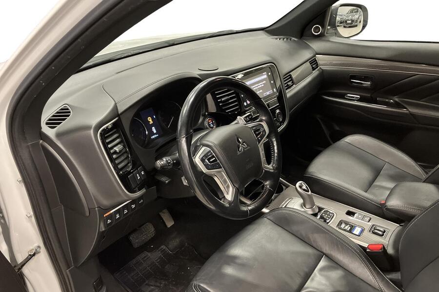 Mitsubishi Outlander PHEV vaihtoauto