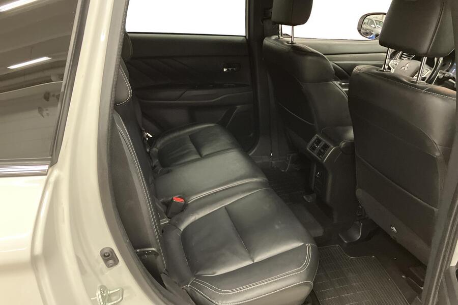 Mitsubishi Outlander PHEV vaihtoauto