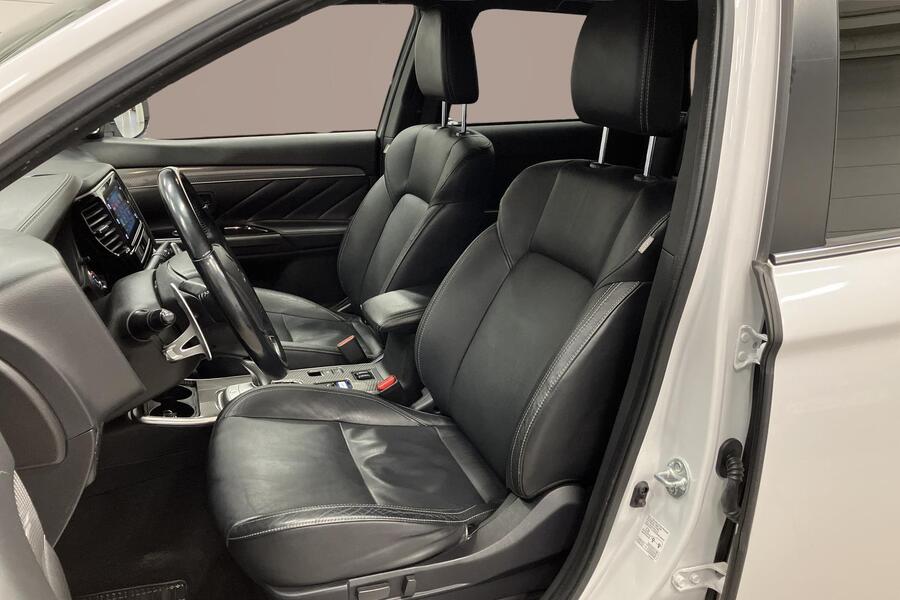 Mitsubishi Outlander PHEV vaihtoauto