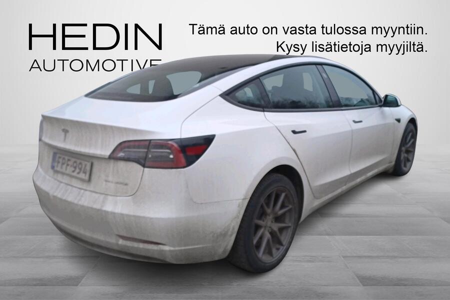 Tesla Model 3 vaihtoauto