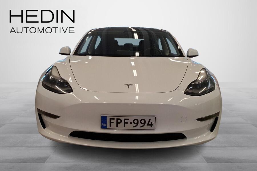 Tesla Model 3 vaihtoauto