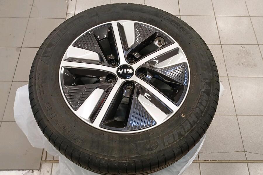 Kia Niro plug-in vaihtoauto