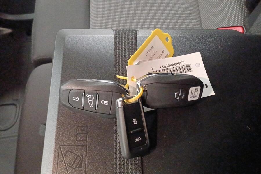 Opel Vivaro vaihtoauto