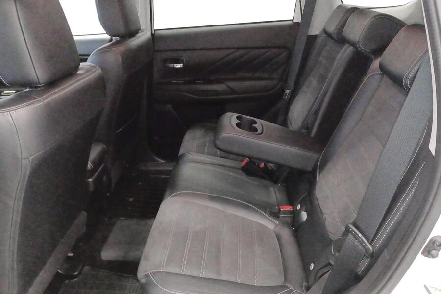 Mitsubishi Outlander PHEV vaihtoauto