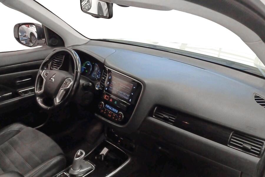 Mitsubishi Outlander PHEV vaihtoauto