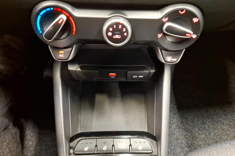 Kia Stonic vaihtoauto