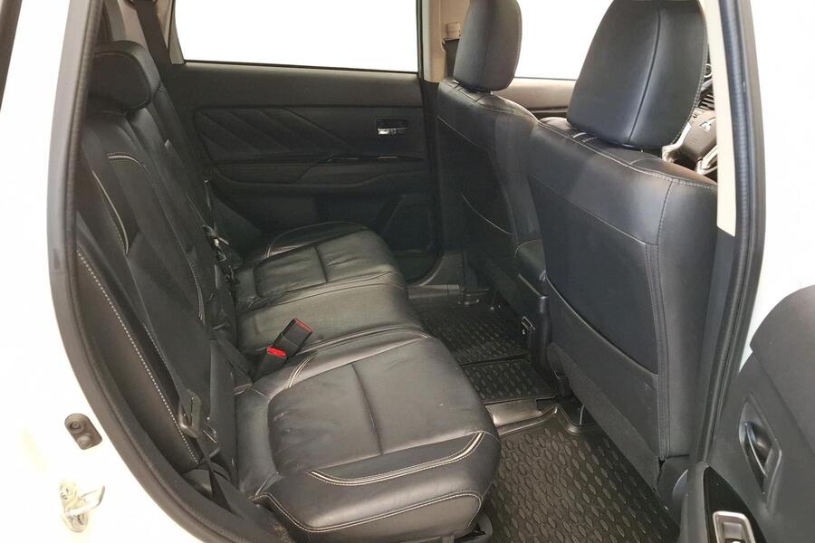 Mitsubishi Outlander PHEV vaihtoauto