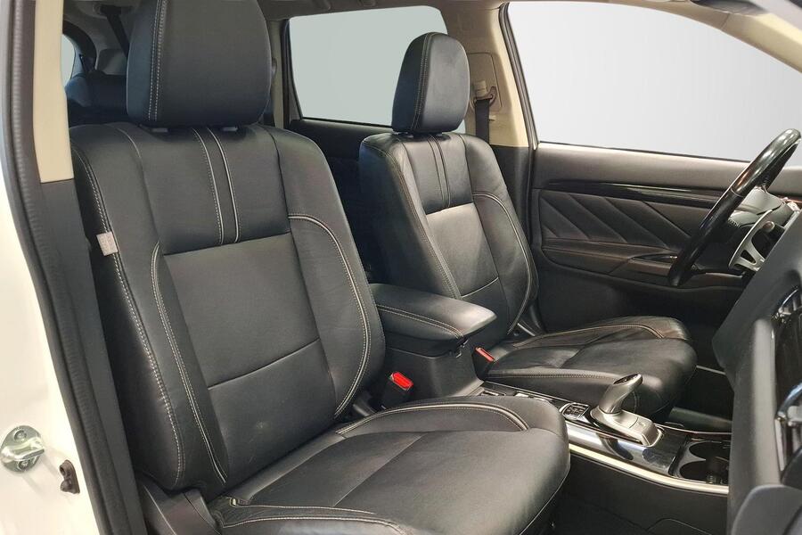 Mitsubishi Outlander PHEV vaihtoauto