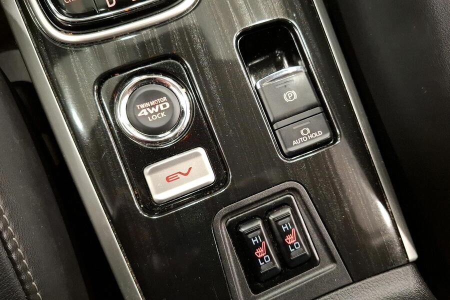 Mitsubishi Outlander PHEV vaihtoauto