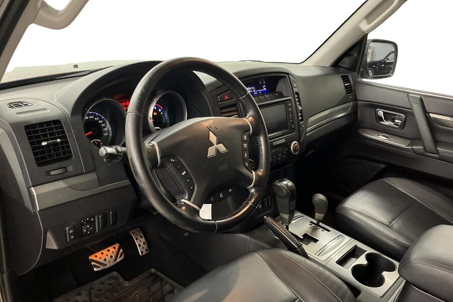 Mitsubishi Pajero vaihtoauto