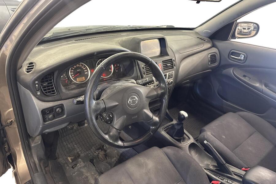 Nissan Almera vaihtoauto