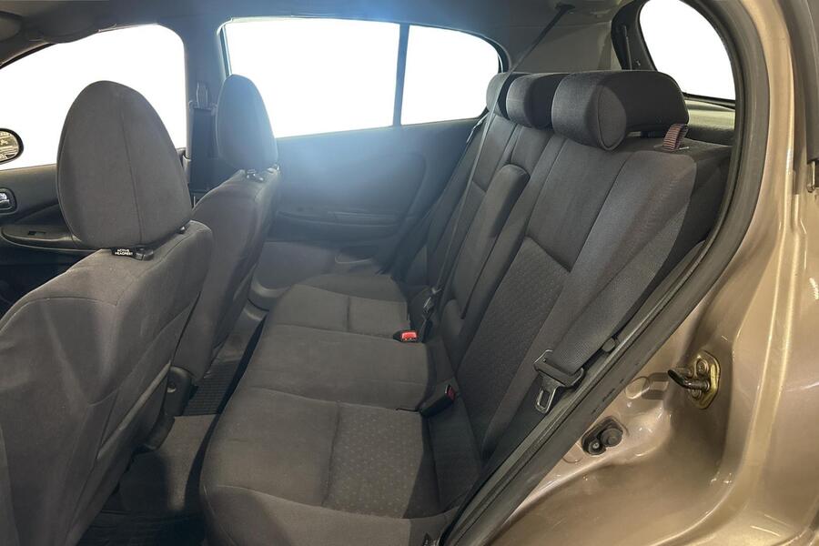 Nissan Almera vaihtoauto