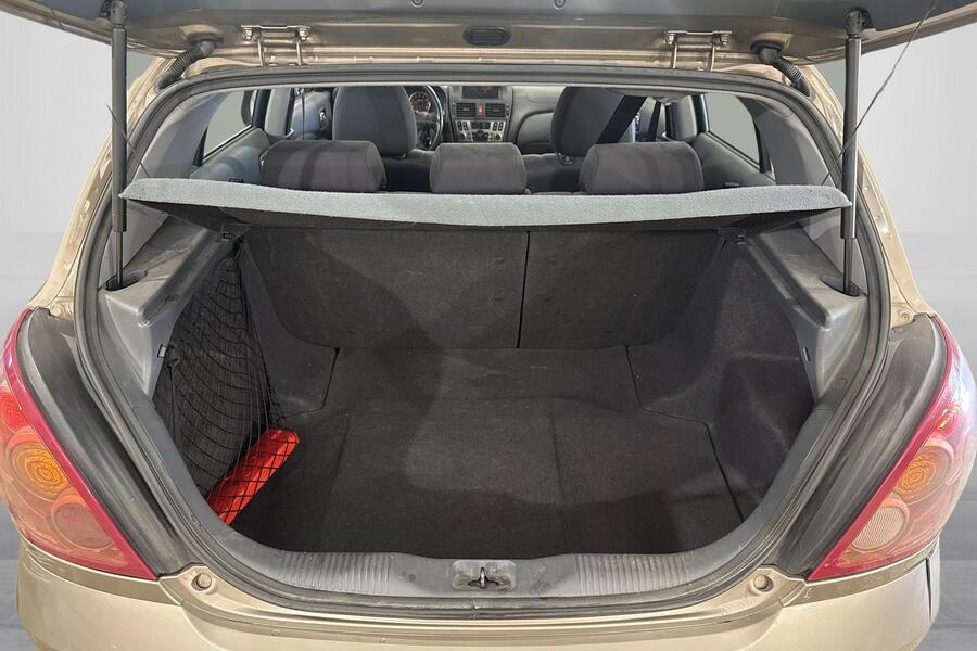 Nissan Almera vaihtoauto