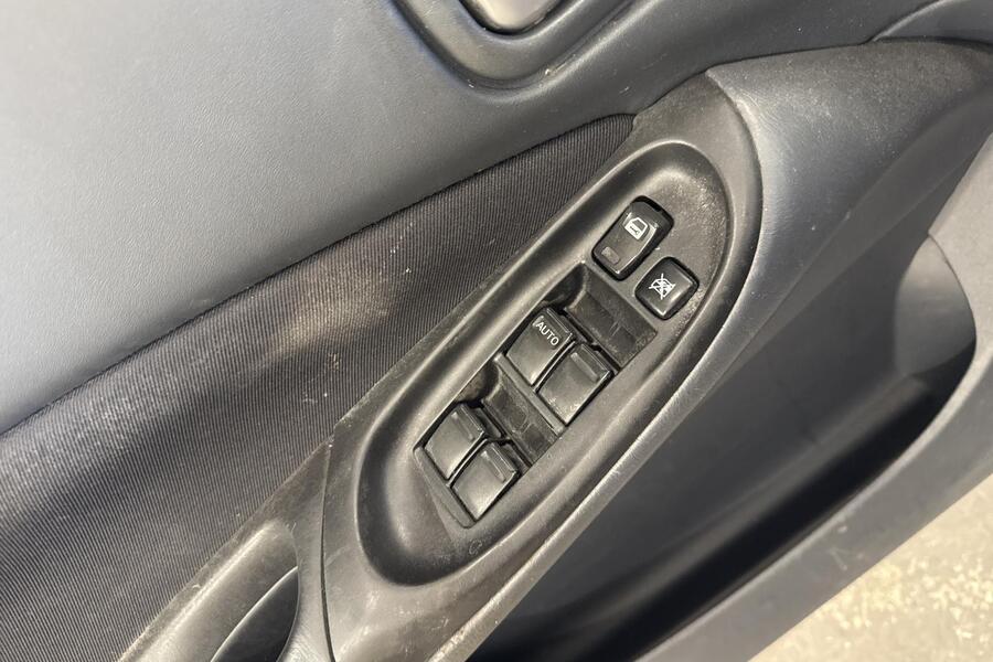 Nissan Almera vaihtoauto