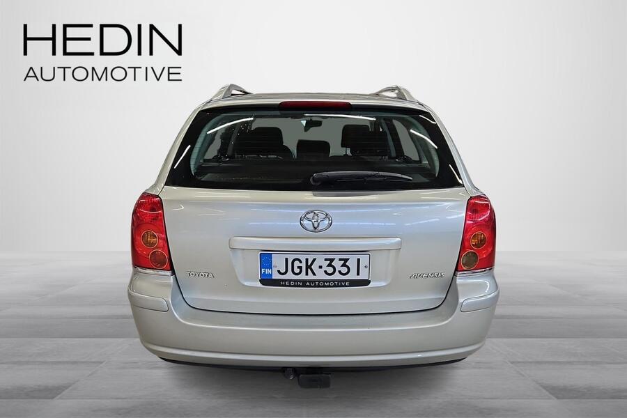 Toyota Avensis vaihtoauto