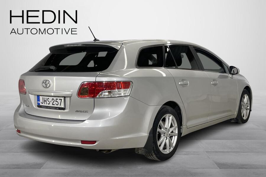 Toyota Avensis vaihtoauto