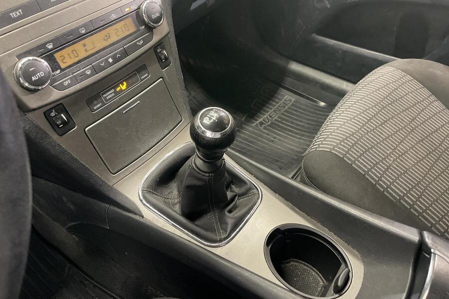 Toyota Avensis vaihtoauto