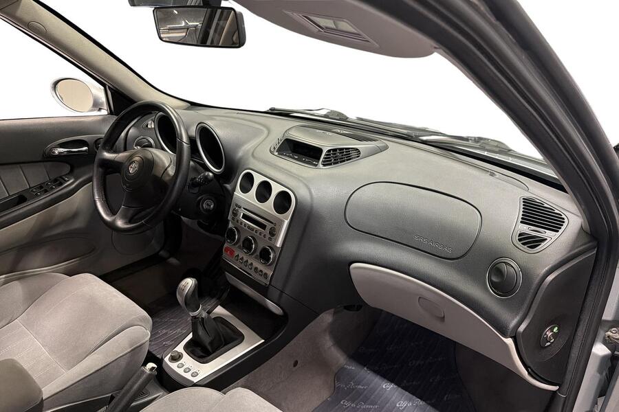 Alfa Romeo 156 vaihtoauto