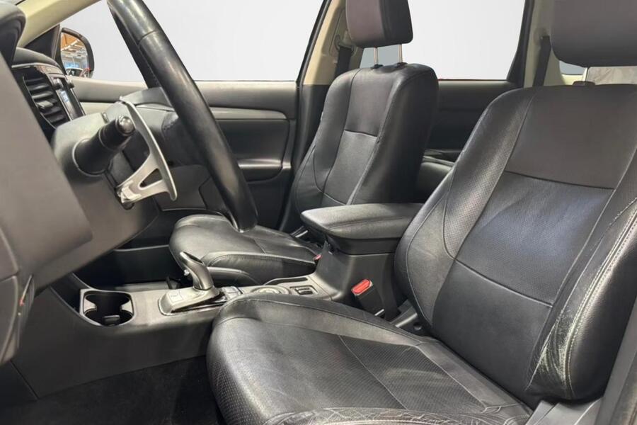 Mitsubishi Outlander PHEV vaihtoauto