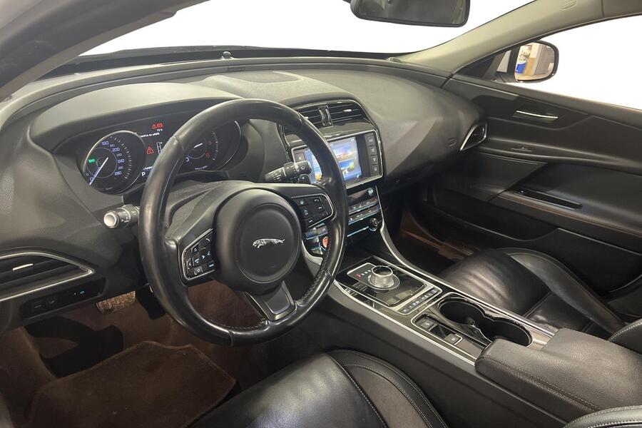 Jaguar XE vaihtoauto