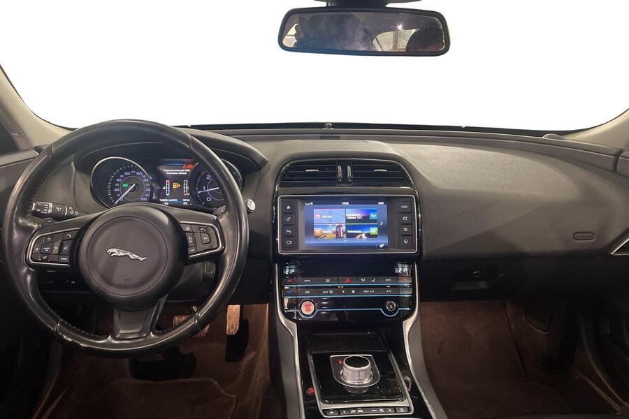 Jaguar XE vaihtoauto