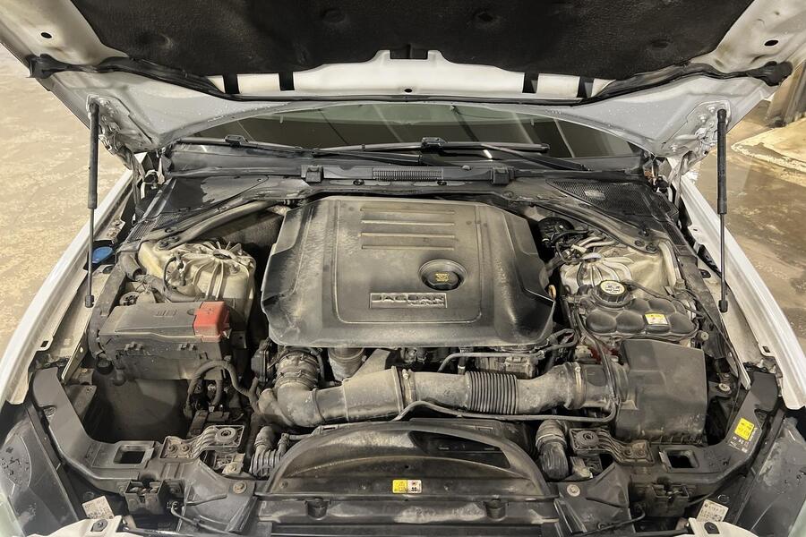 Jaguar XE vaihtoauto