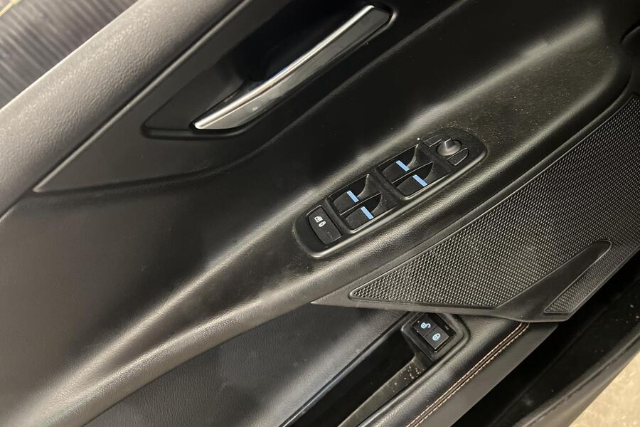 Jaguar XE vaihtoauto