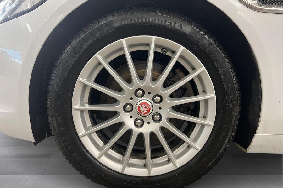 Jaguar XE vaihtoauto