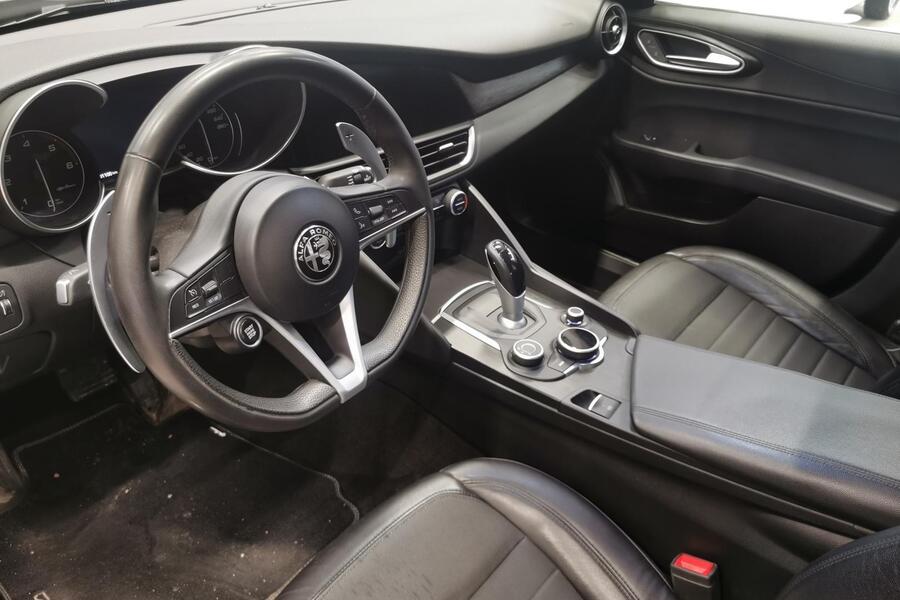 Alfa Romeo Giulia vaihtoauto