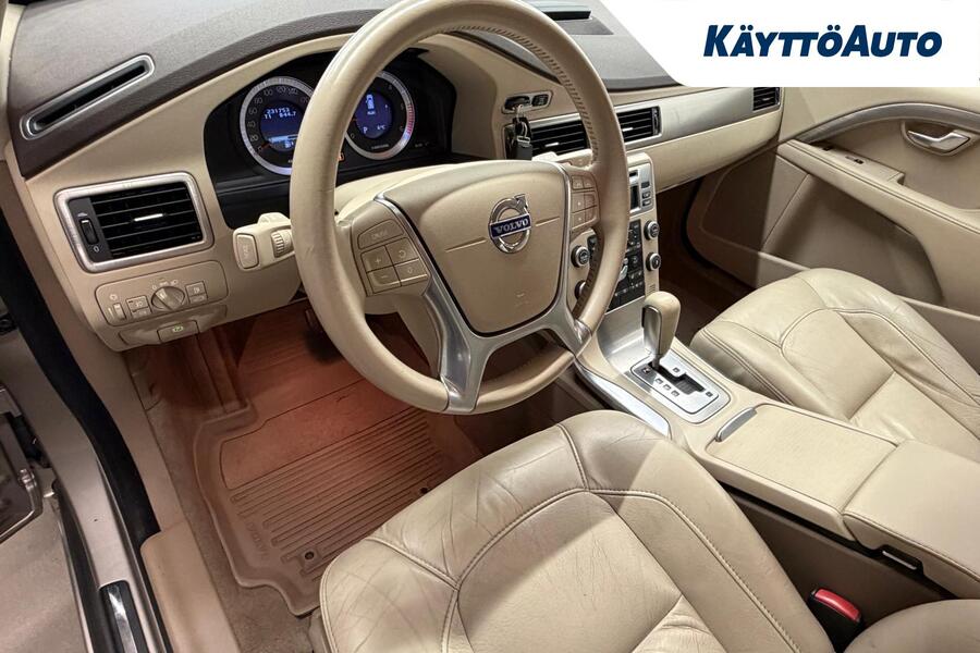 Volvo V70 vaihtoauto