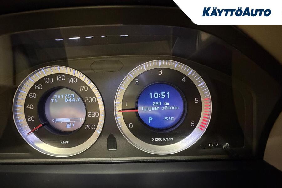 Volvo V70 vaihtoauto