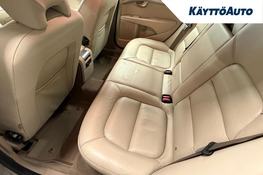 Volvo V70 vaihtoauto