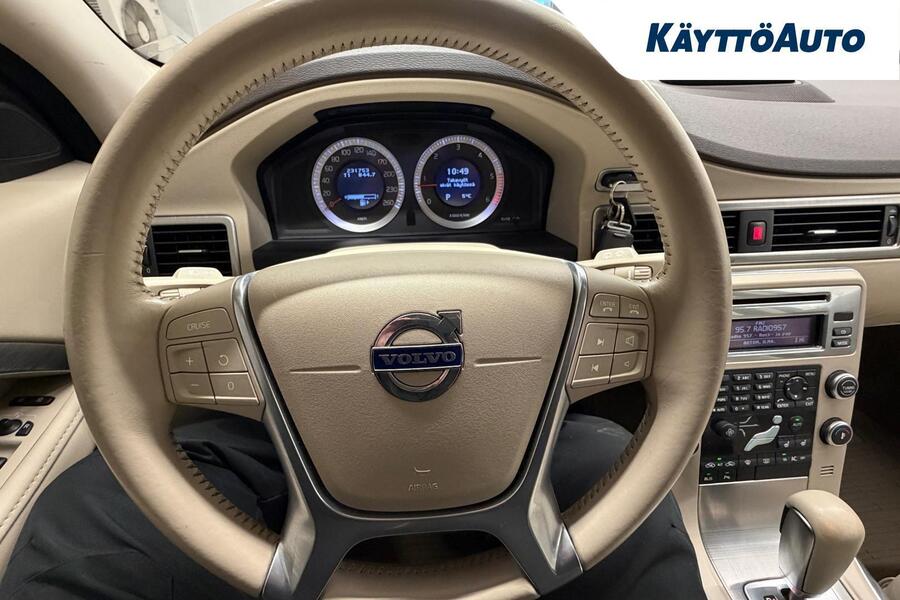 Volvo V70 vaihtoauto