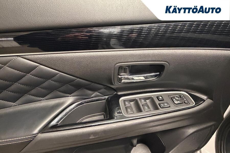 Mitsubishi Outlander PHEV vaihtoauto