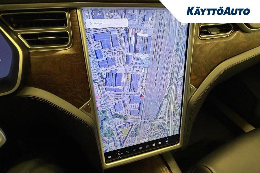 Tesla Model S vaihtoauto