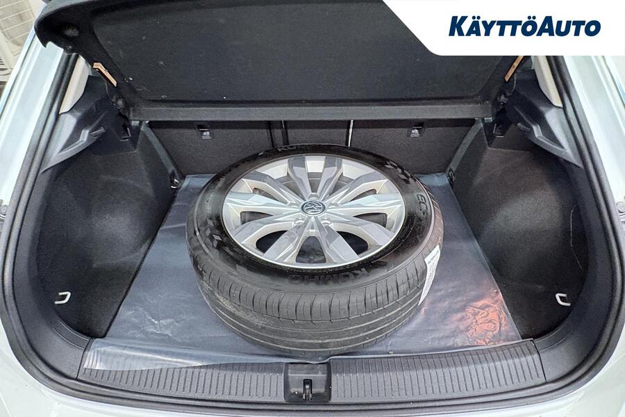 Volkswagen T-Roc vaihtoauto