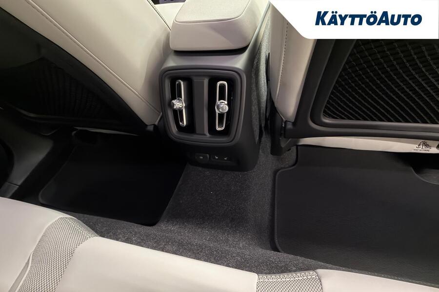 Volvo EX40 vaihtoauto