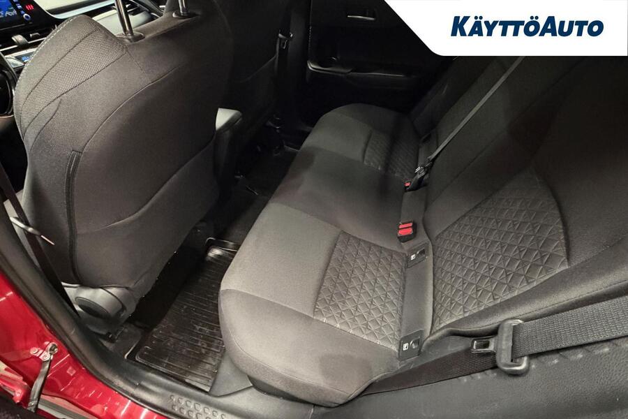 Toyota C-HR vaihtoauto