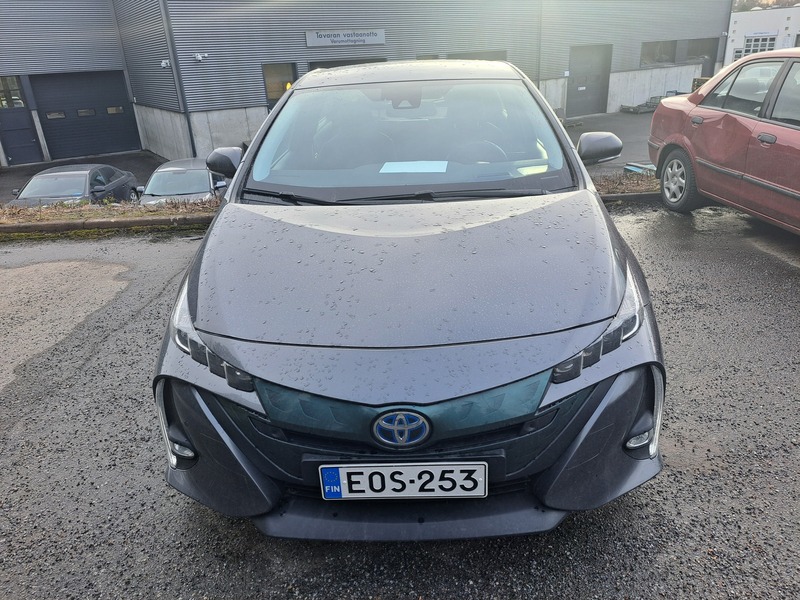 Toyota Prius Plug-in vaihtoauto