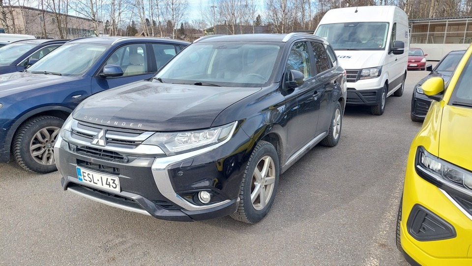 Mitsubishi Outlander PHEV vaihtoauto
