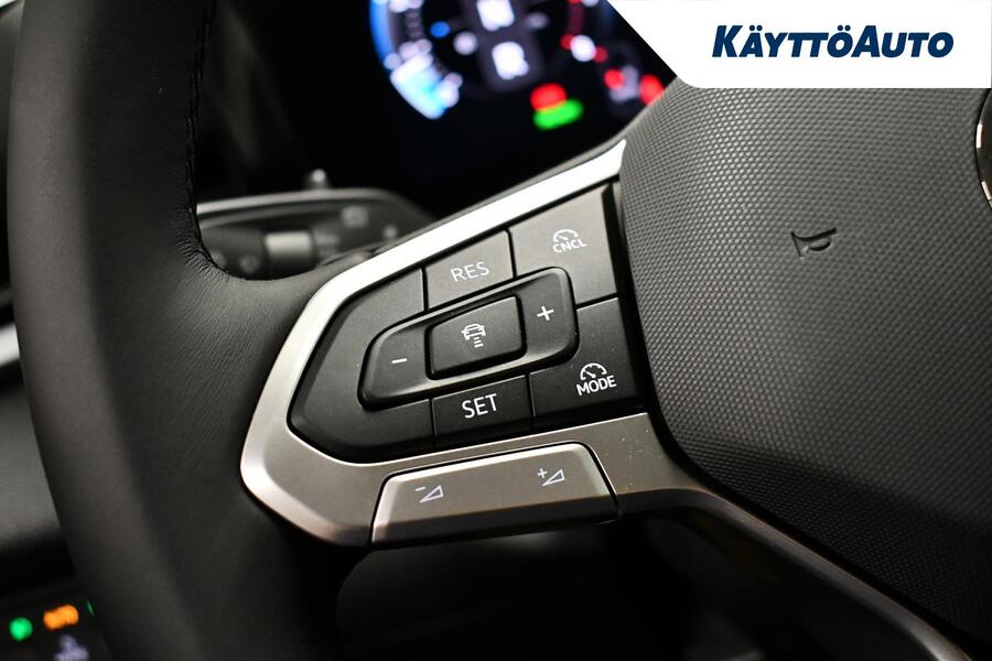 Volkswagen T-Roc vaihtoauto